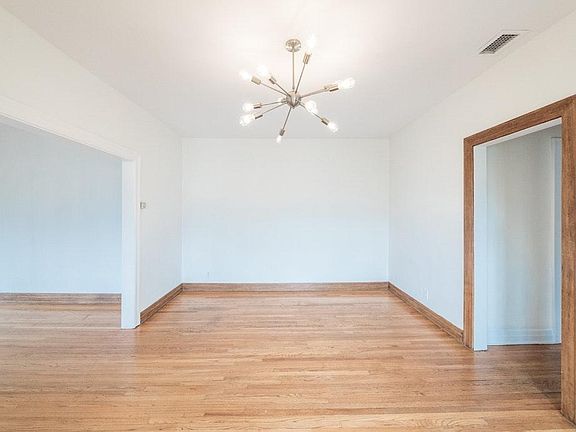 5th image of 144 N Kenmore Ave