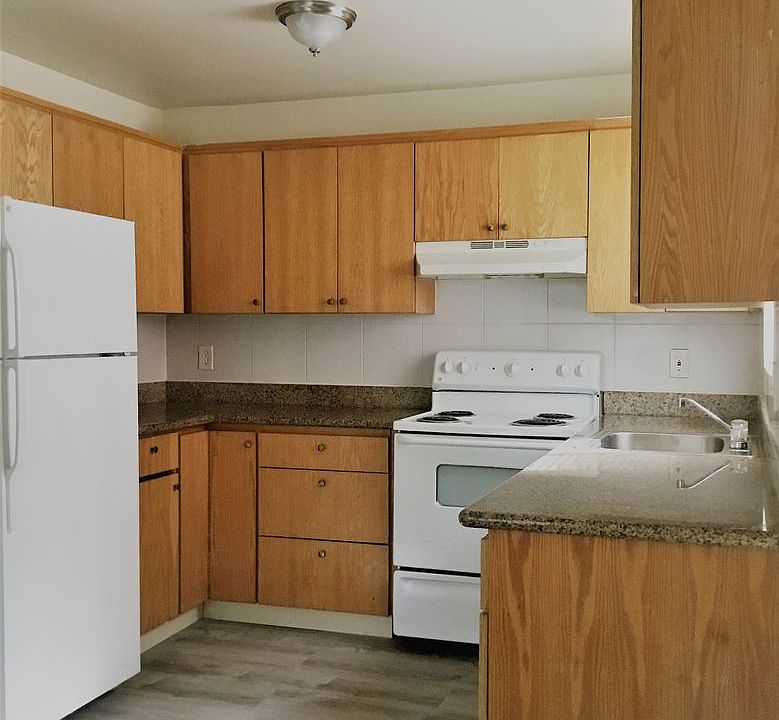 Ascot Acres 1380113865 SE Stark St Portland, OR Zillow