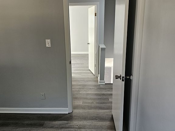 4th image of 155 Clifford St #155