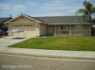 1886 Shaver Pl, Hanford, CA 93230