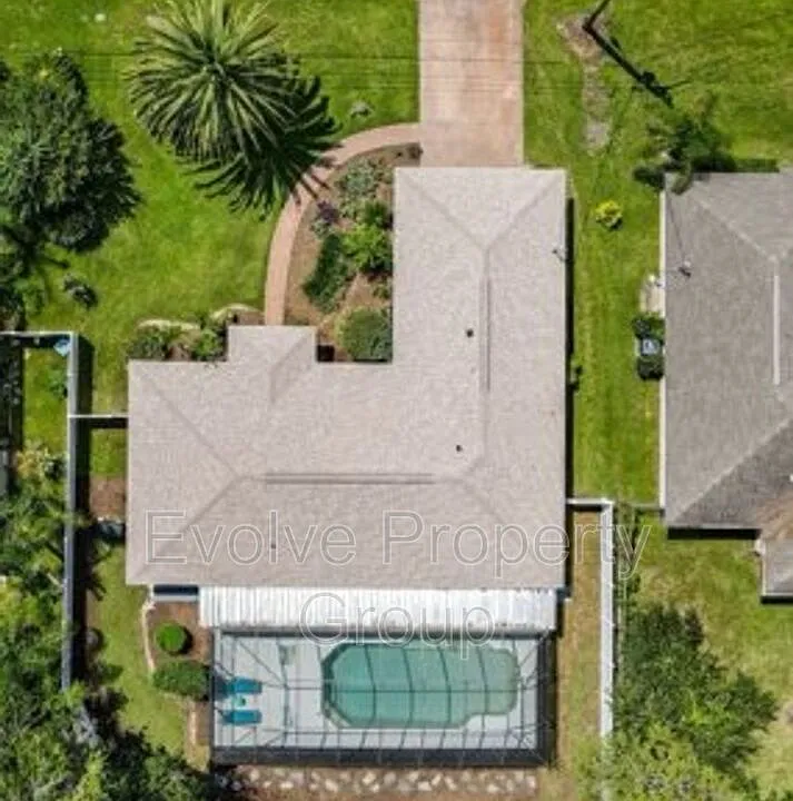 81 Parkview Dr