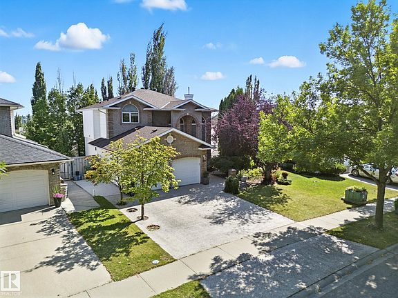 2nd image of 29 Oakdale Pl