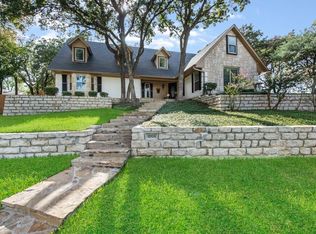 3904 Cross Hill Ct, Arlington, TX 76016