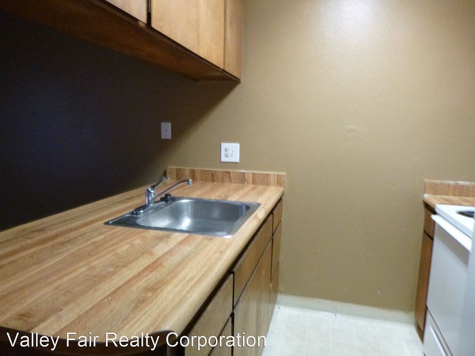 2nd image of 1107 Ramirez St #30