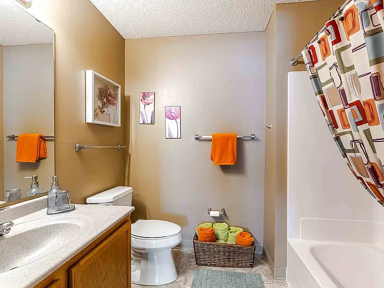 Avana Maple Grove — Photo 8