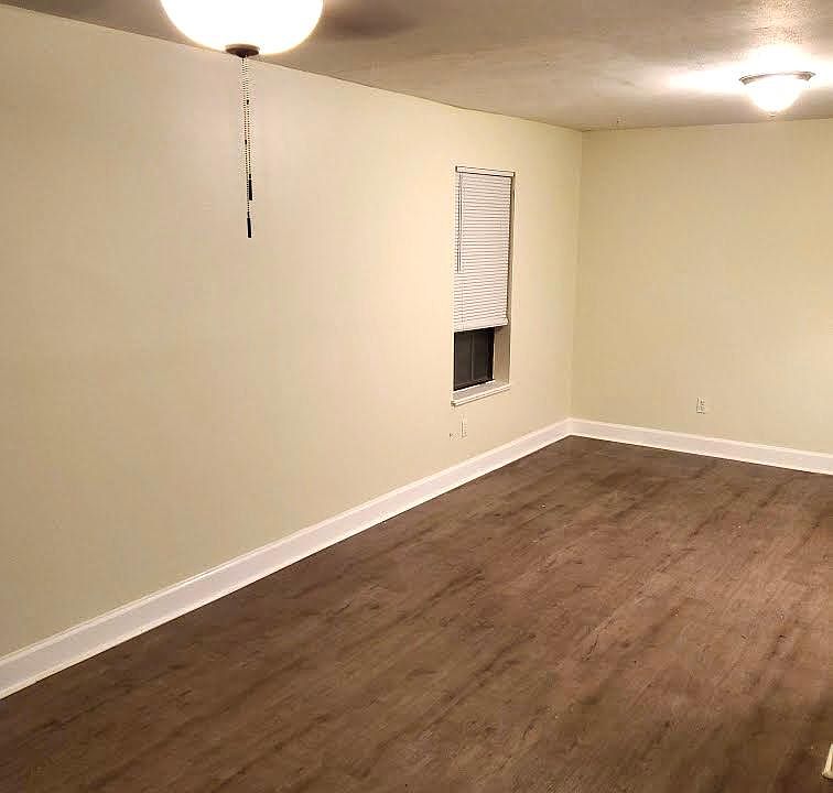 Living room/dinette area