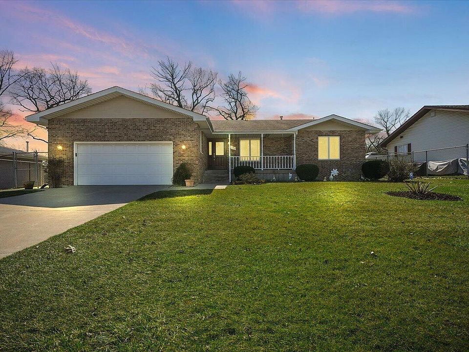 1st image of 1125 Woodhollow Dr