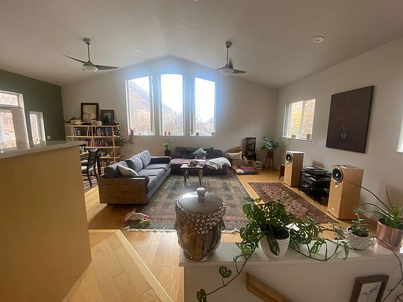 4th image of 3868 E Sunnydale Ln