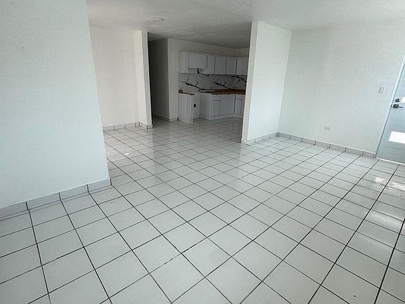 2nd image of 23 Calle 14
