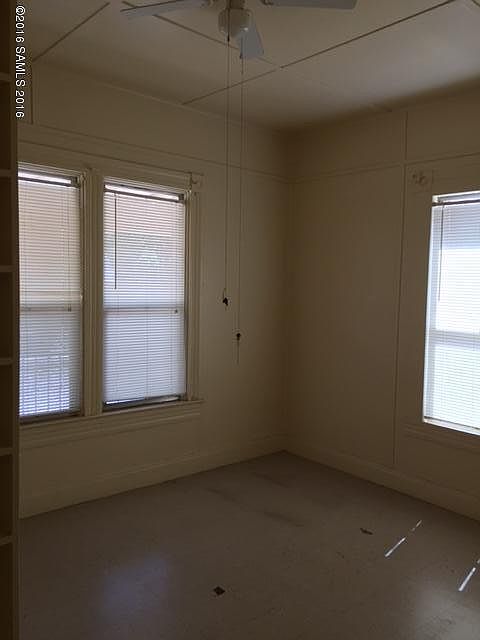 2nd image of 722 E 8th St