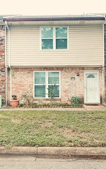 1831 Sherwood Forest St #28 — Photo 1