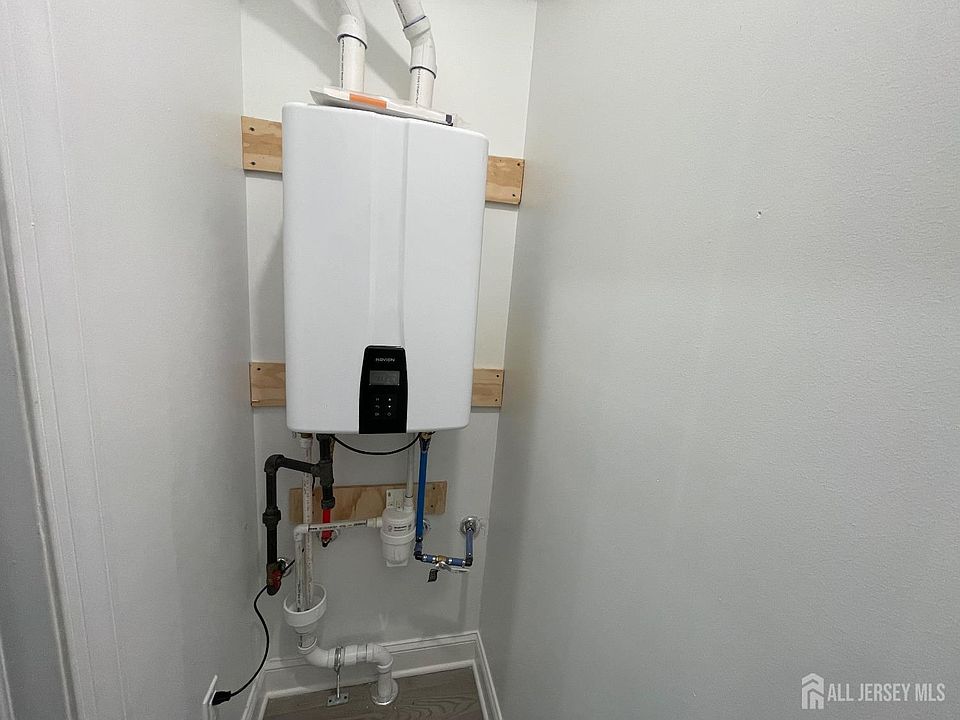 2nd image of 103 Bayard St #13