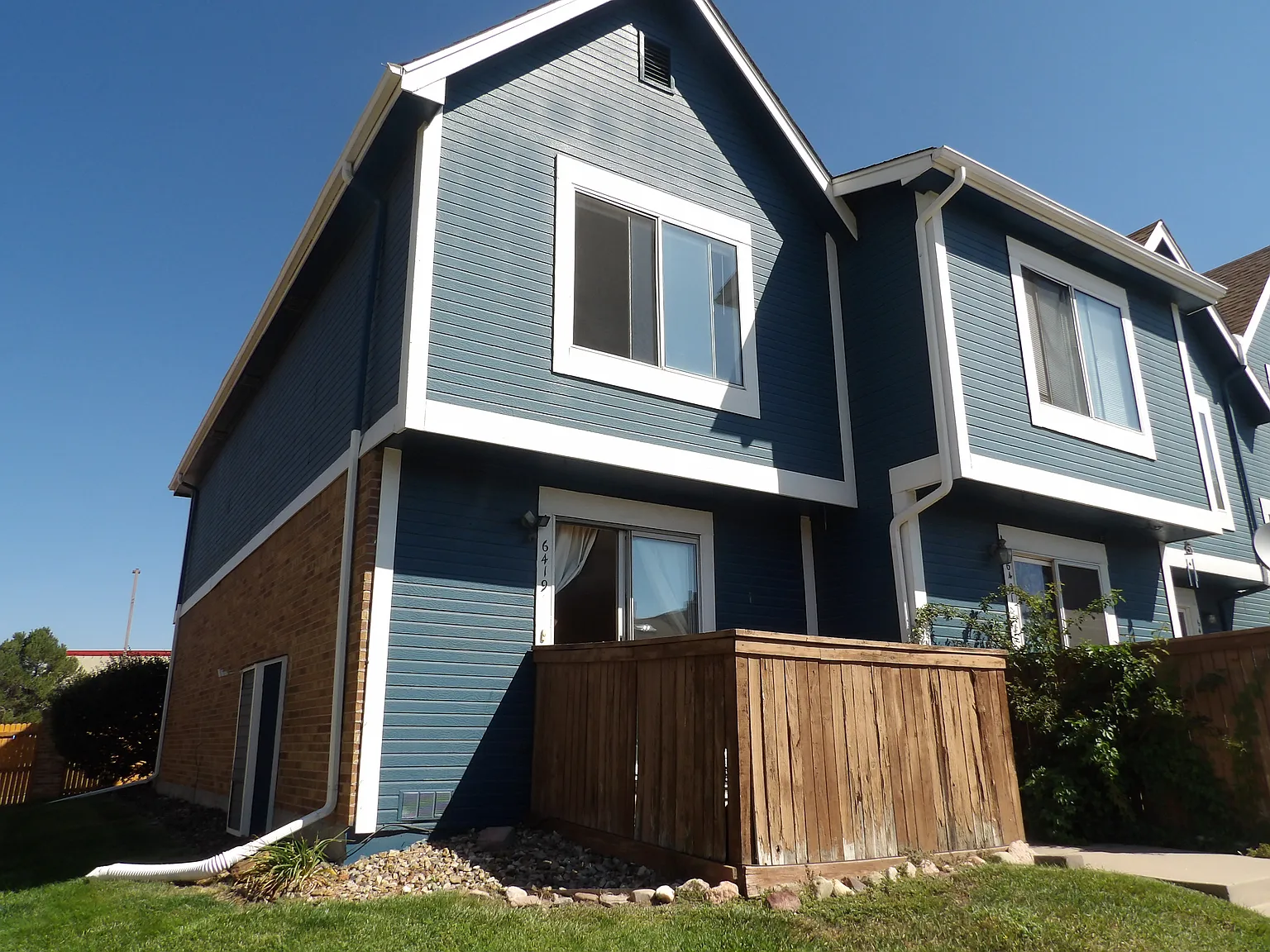 2 bed, 2.5 bath, 1106 sqft, $1,695 — Photo 2