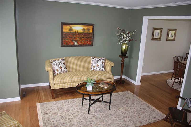 5th image of 3 PLUM Court
