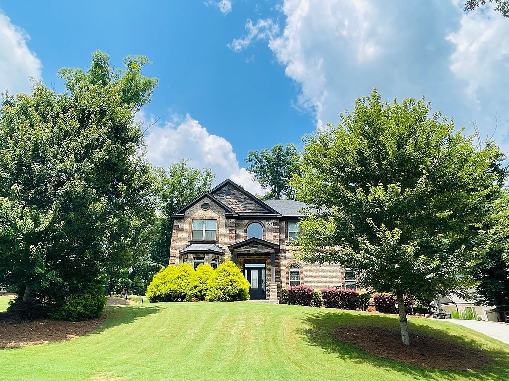 1140 Riverhill Dr - Property Image
