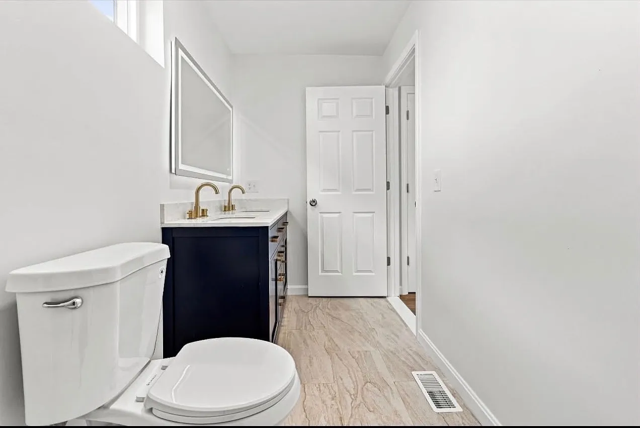 116 Langdon St — Photo 2
