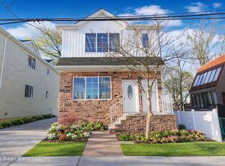 24 Shaughnessy Ln #1, Staten Island, NY 10305