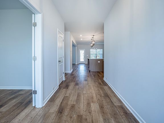5th image of 153 Brockway Dr