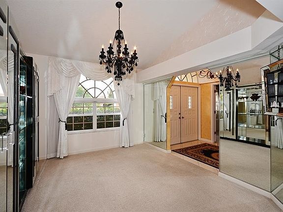 2nd image of 1806 Richard Ln