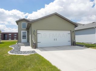 3813 11th Ave S, Moorhead, MN 56560