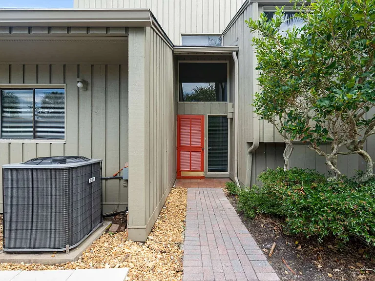 9787 Sawgrass Dr E — Photo 17