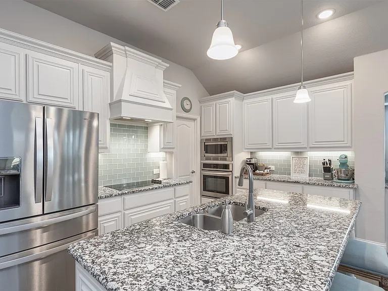 204 Garden Grove Dr — Photo 6