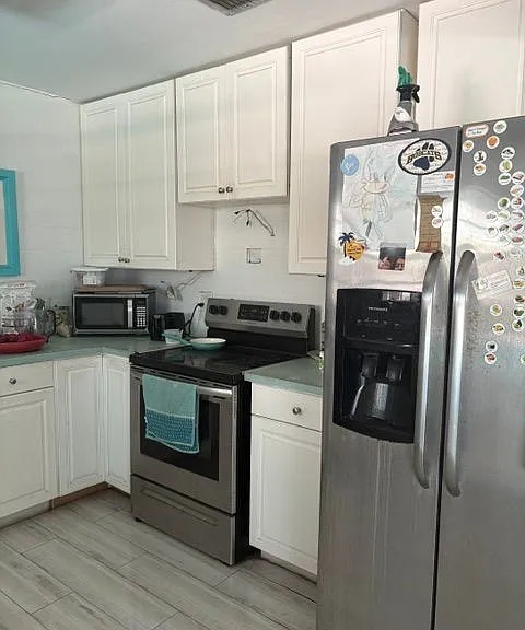 668 SW 9th Ave — Photo 3