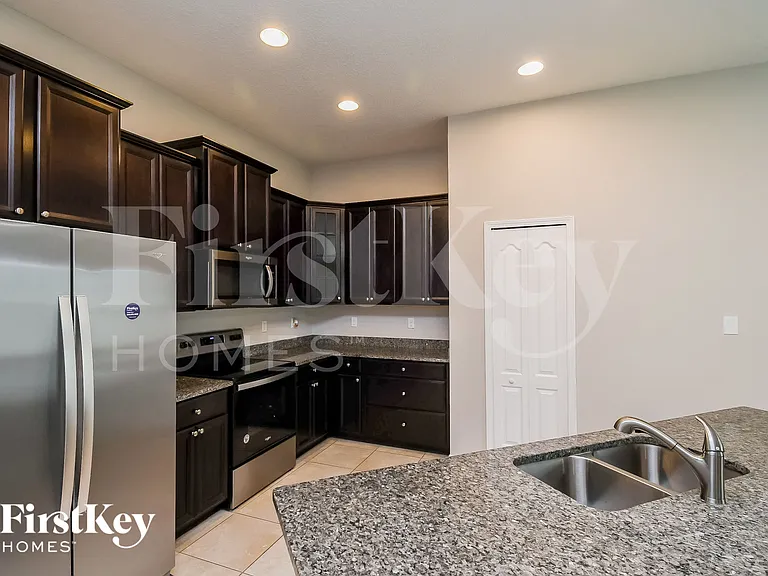 1044 Mayfair Creek Ct — Photo 6