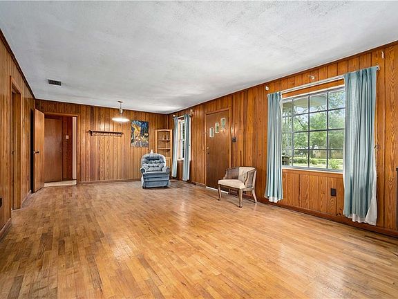 5th image of 430 Bayou Sara Ave