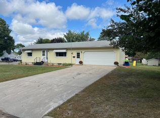 801 E 2nd St, Litchfield, MN 55355