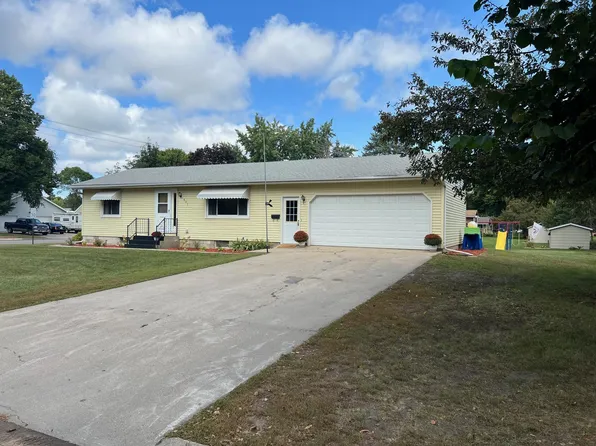 801 E 2nd St, Litchfield, MN 55355