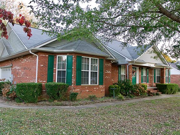 3rd image of 3339 N Hampton Dr