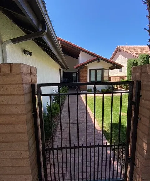545 S Valley View Dr #7 — Photo 2