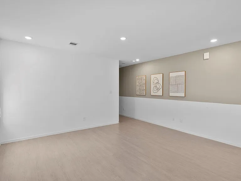6715 Iron Clover Dr — Photo 4