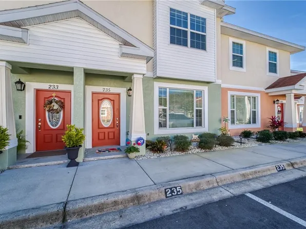 235 Alexander Woods Dr, Plant City, FL 33563