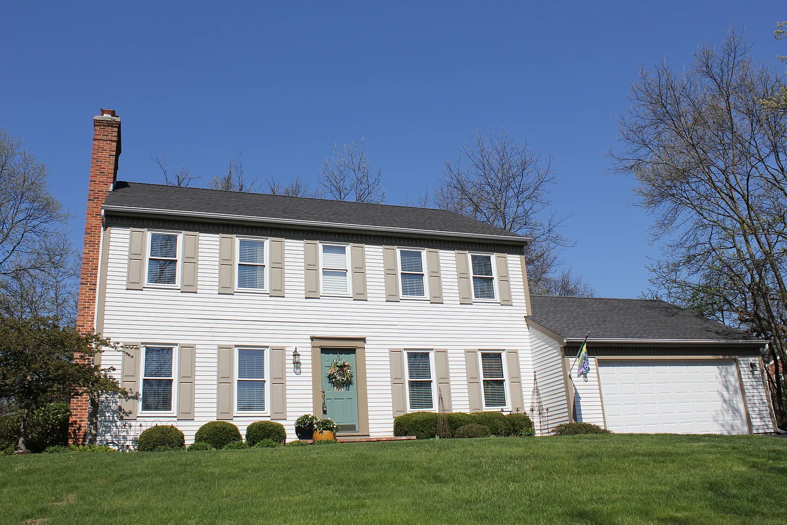 90 Hewes Dr photo 1