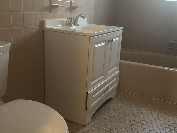 4th image of 1132 Calhoun Ave