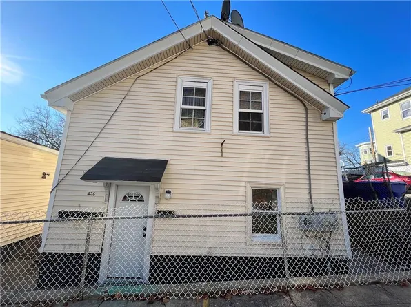 13 Willow Ave, Pawtucket, RI 02860