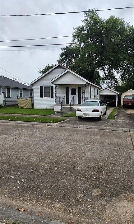 1st image of 124 Claiborne Ct