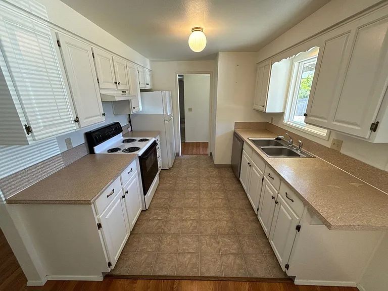 1809 Wallace Rd NW — Photo 9