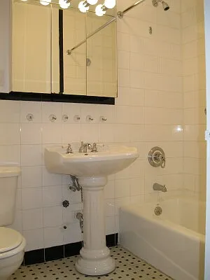 Rented by Tower Brokerage | media 27