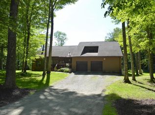 1175 Hemlock Ln, Carbondale, PA 18407