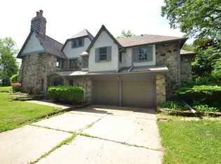 W223S3993 Guthrie Rd, Waukesha, WI 53189