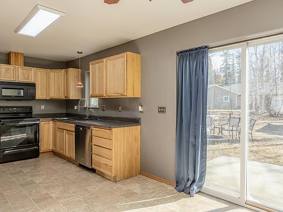 5th image of 1195 Vincent Ct