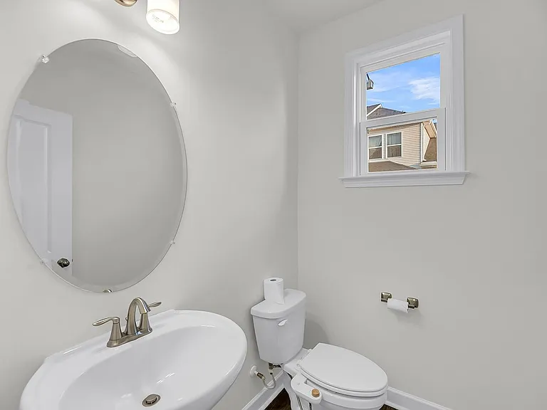 544 McLernon Trce — Photo 26