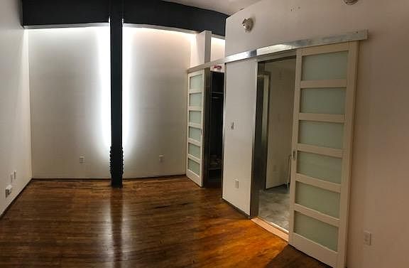 2nd image of 122 W Broughton St