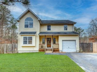 26 Woodville Rd, Middle Island, NY 11953