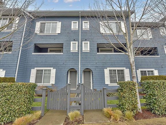 4th image of 127 172nd St #7