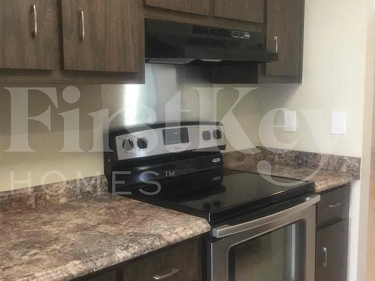687 SW Heather St — Photo 19