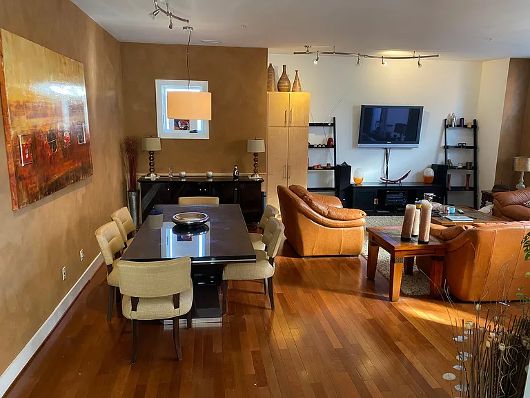1714 W Cary St — Photo 1